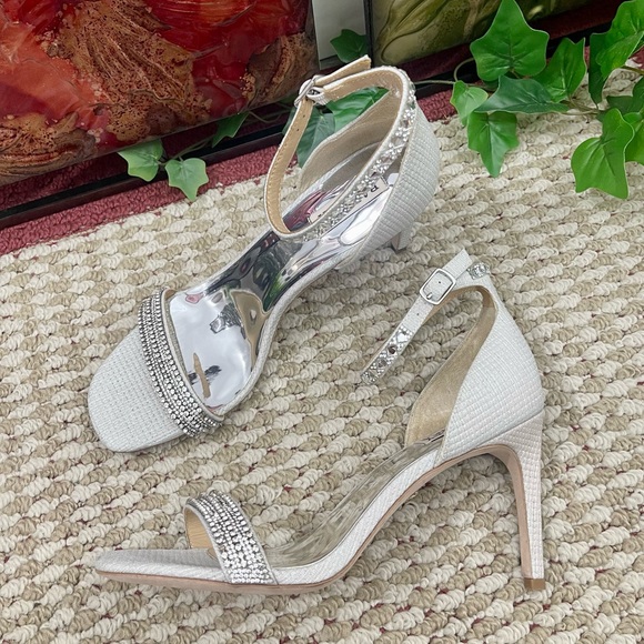 Badgley Mischka Collection Urina Heeled Sandal in 10 - Picture 6 of 15